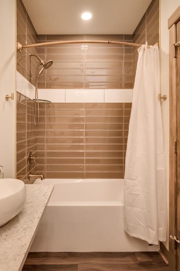 Entire Boutique 6 Lux Private With En-suite Baths *